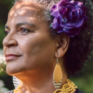 Headshot: Akila Richards